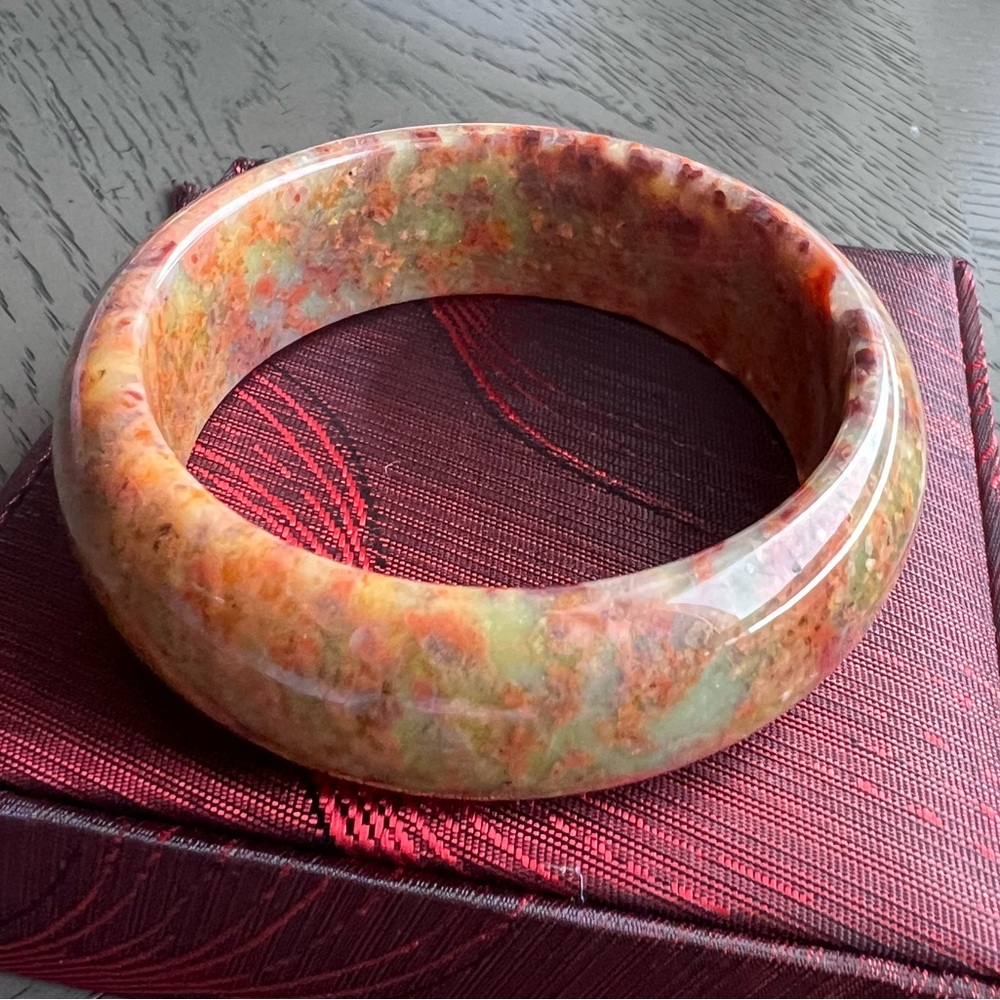 Yellow moss hard bangle 60mm